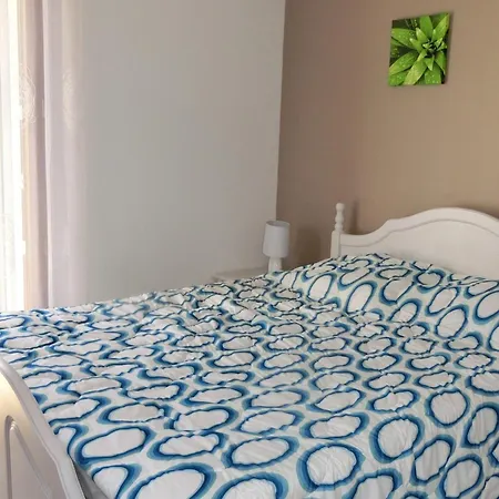 Appartement 5 Couchages, Proche Port, Parking Privé - Fr-1-843-2 *